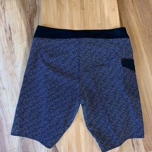 RVCA Boardshorts 32